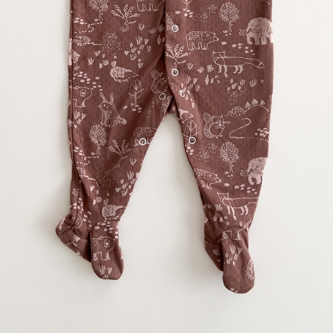 BROWN ANIMAL PRINTED SLEEPSUIT