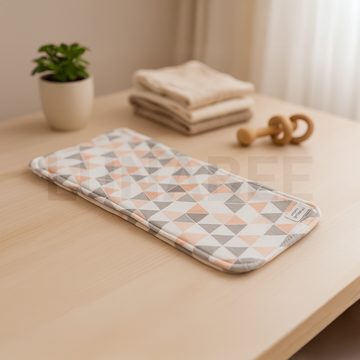 TRIANGLE PATTERNED BURP CLOTHES