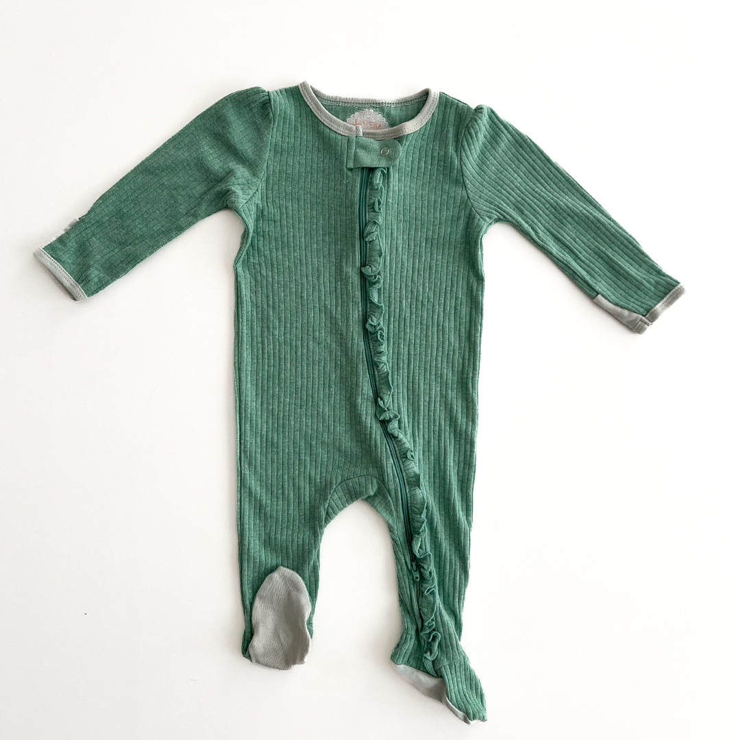 Green ribbed ruffles on front sleepsuit