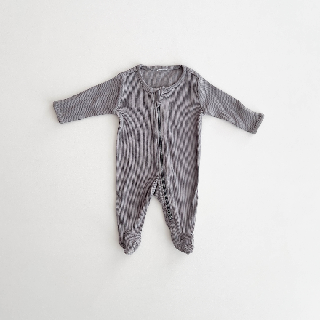 GREY RIBBED SLEEPSUIT