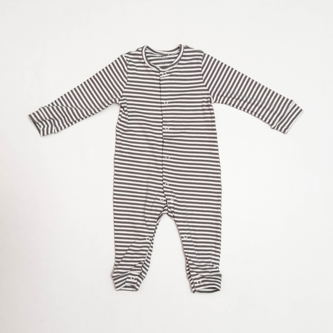 GREY AND WHITE RIBBED ROMPER