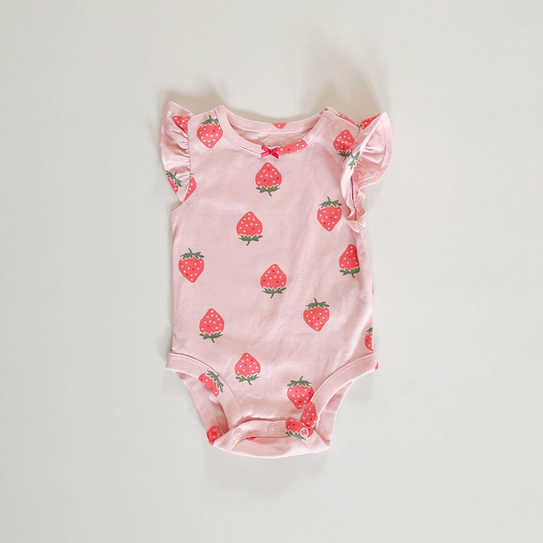 STRAWBERRY PATTERNED ONESIE