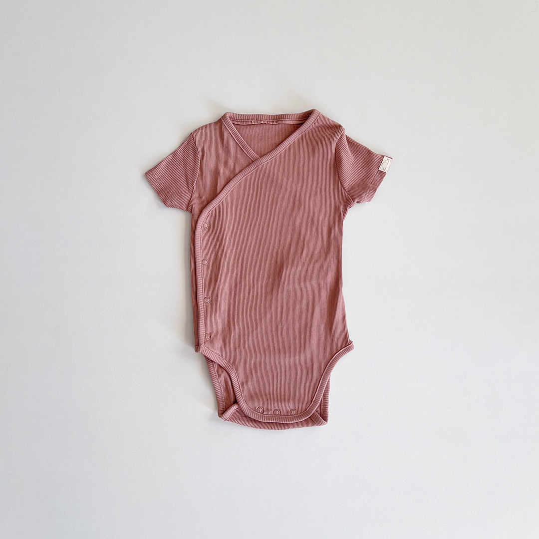 ROSYBROWN RIBBED ONESIE
