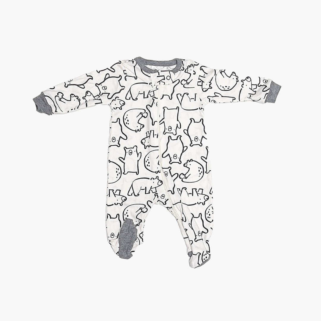 BLACK AND WHITE PRINTED SLEEPSUIT