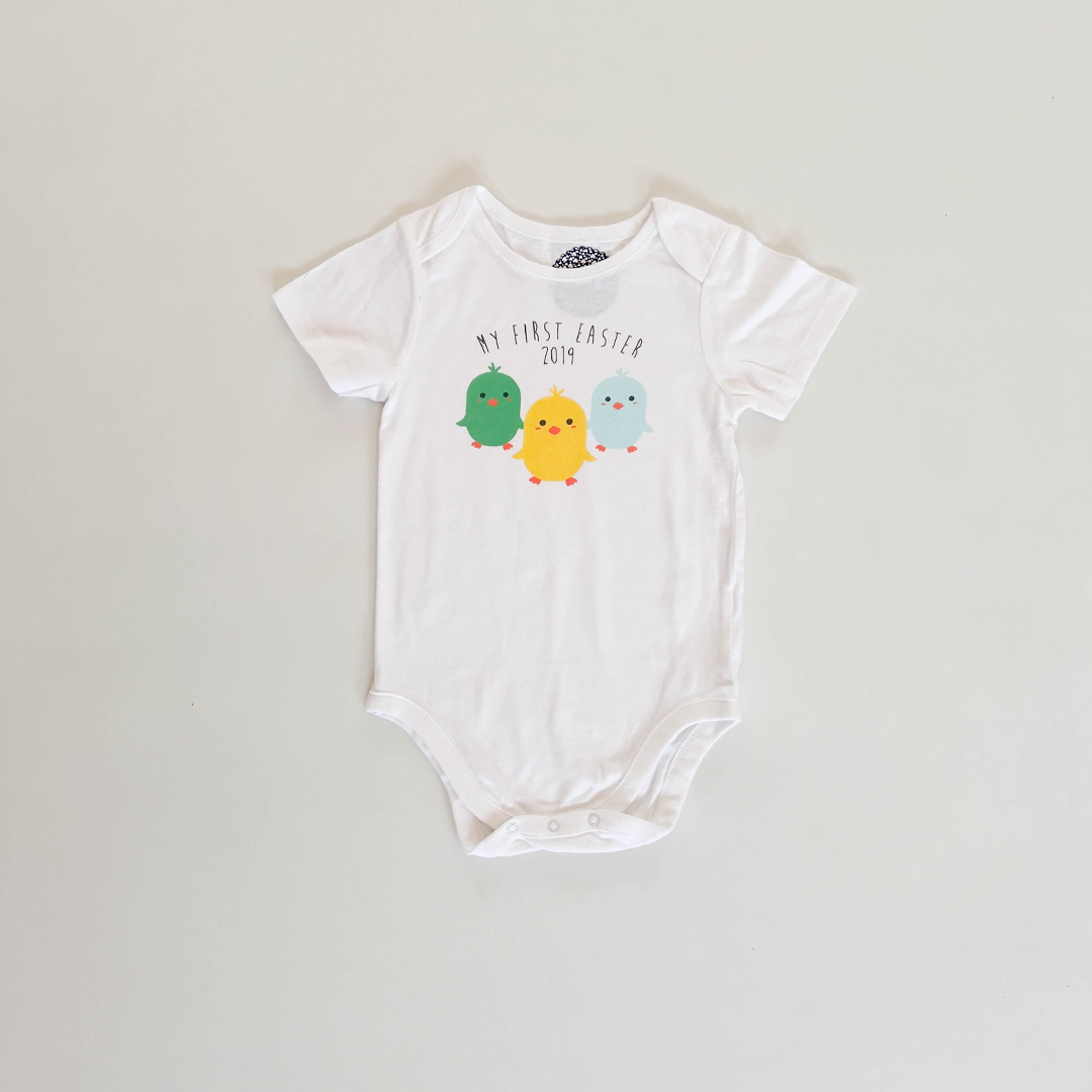 WHITE PRINTED ONESIE