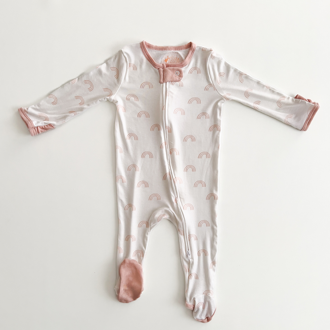 PINK RAINBOW PRINTED SLEEPSUIT
