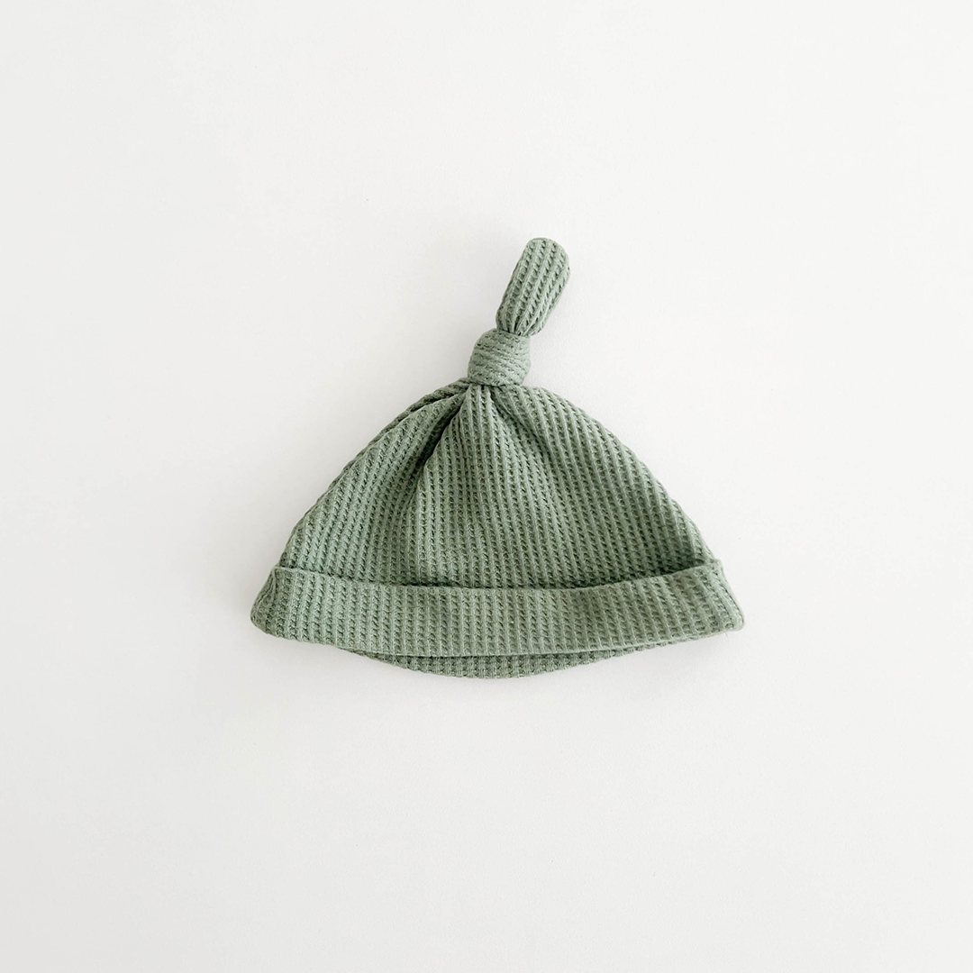 GREEN KNITED KNOTED CAP