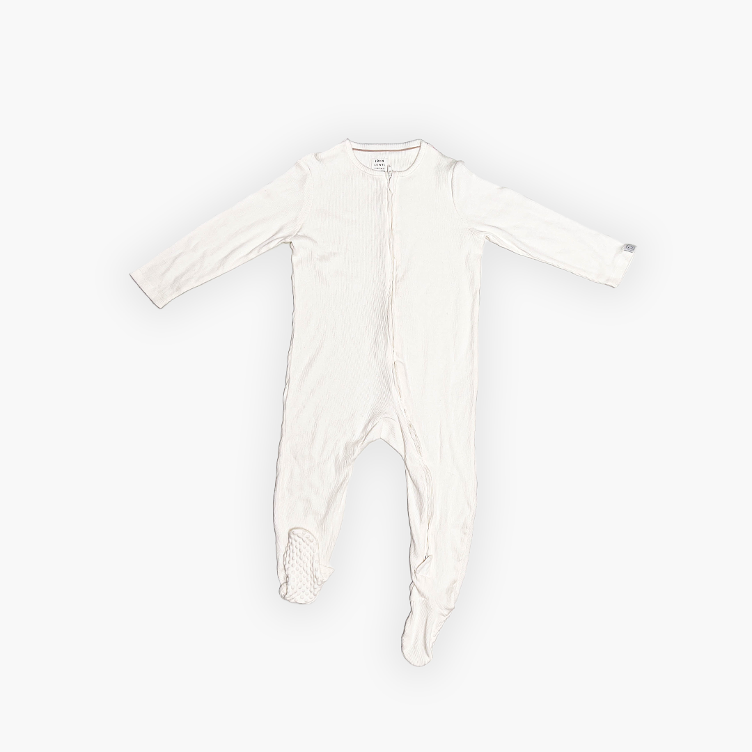 WHITE RIBBBED SLEEPSUIT