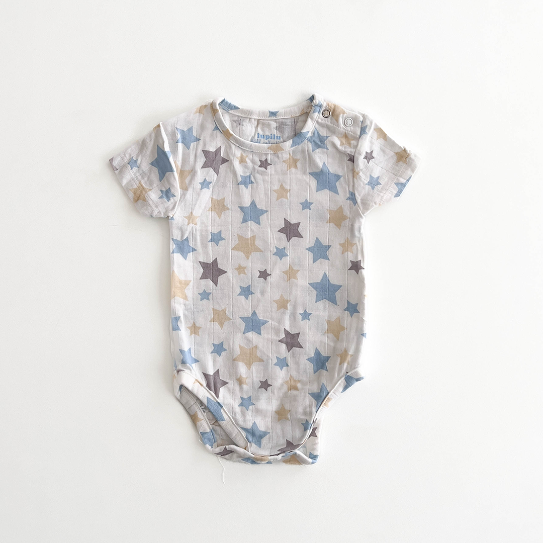 MUSLIN STAR PRINTED ONESIE