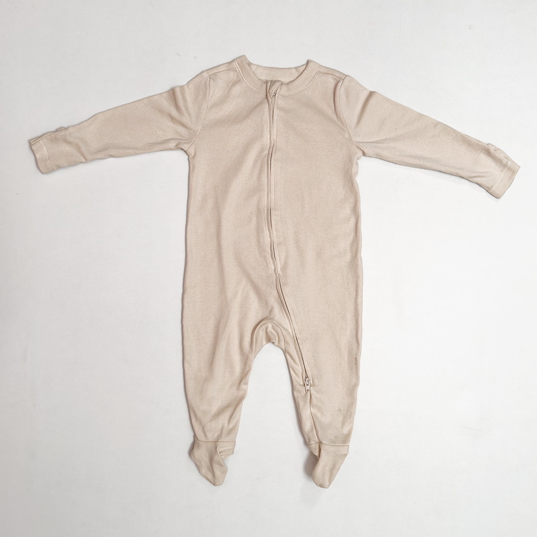 BEIGE ZIPPER SLEEPSUIT