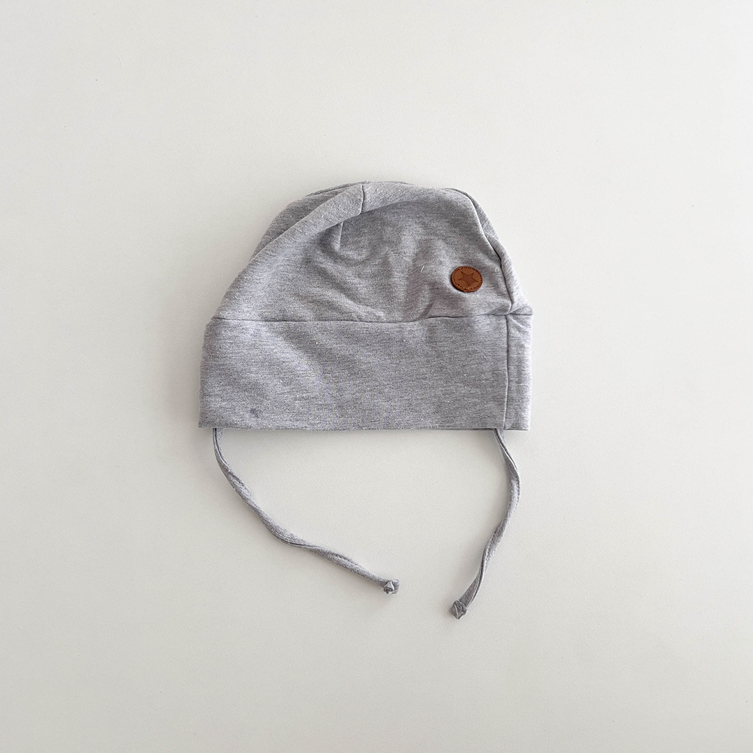 GREY COTTON CAP WITH KNOT