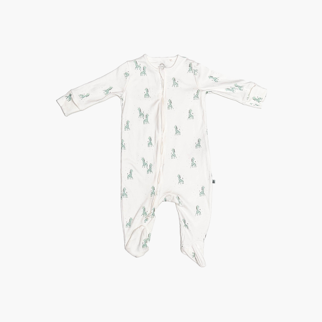 GIRAFFE PATTERNED ZIPPER SLEEPSUIT
