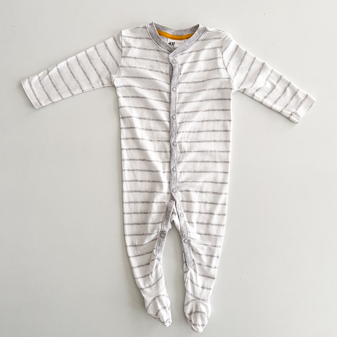 H&M GREY STRIPED SLEEPSUIT