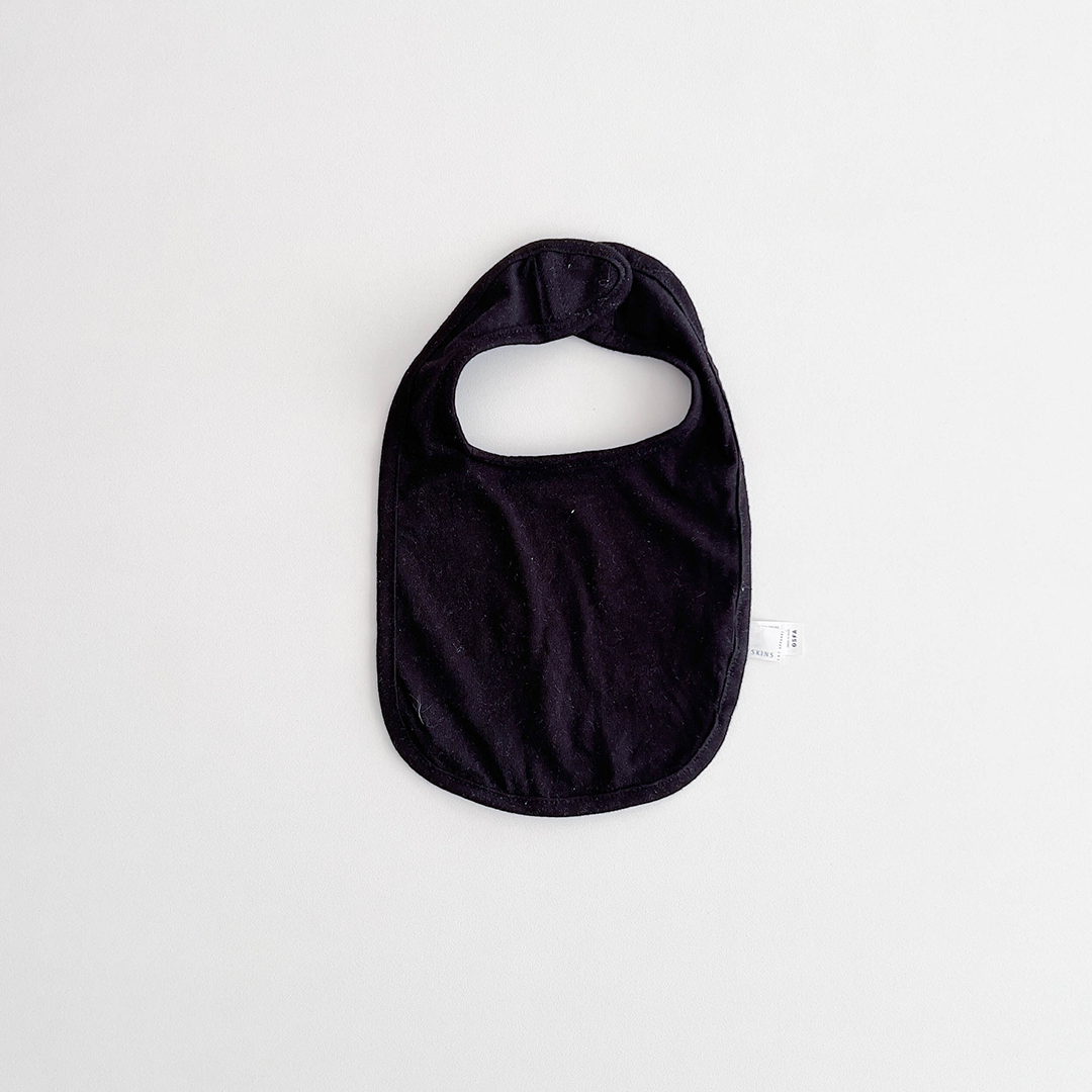 PLAIN BLACK ROUND BIB