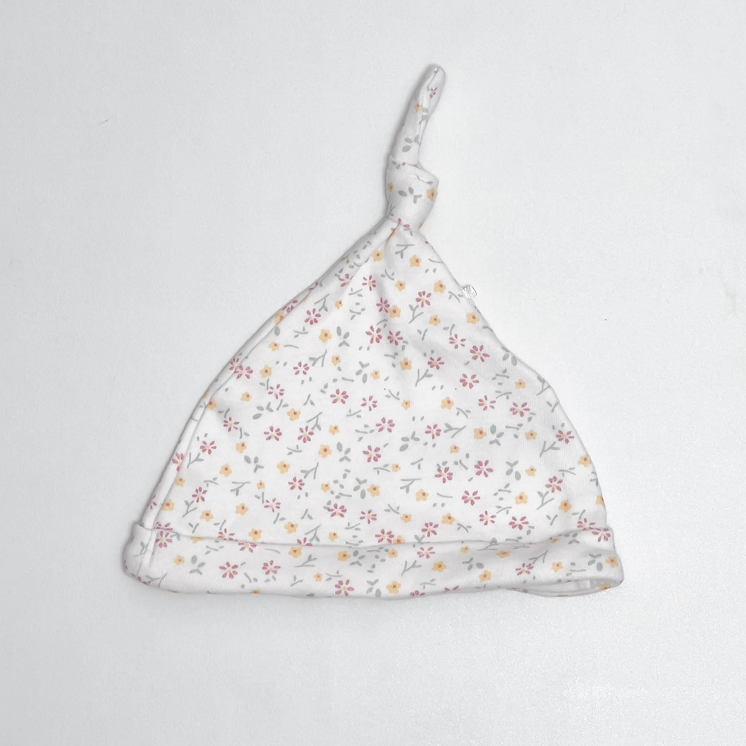 WHITE FLORAL PRINTED KNOTED CAP