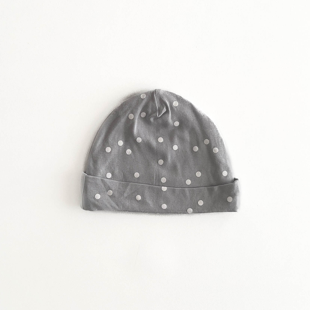 GREY DOTTED CAP