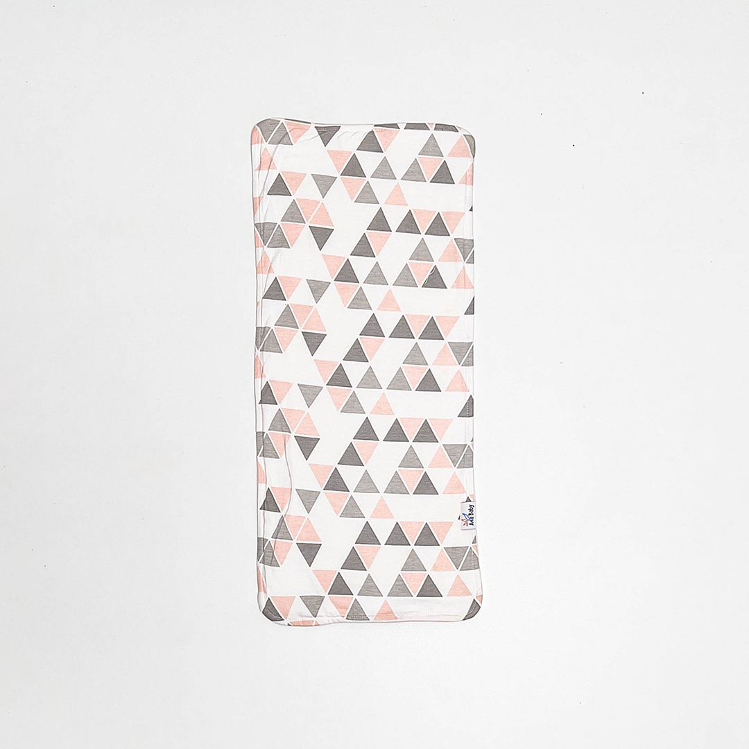 TRIANGLE PATTERNED BURP CLOTHES