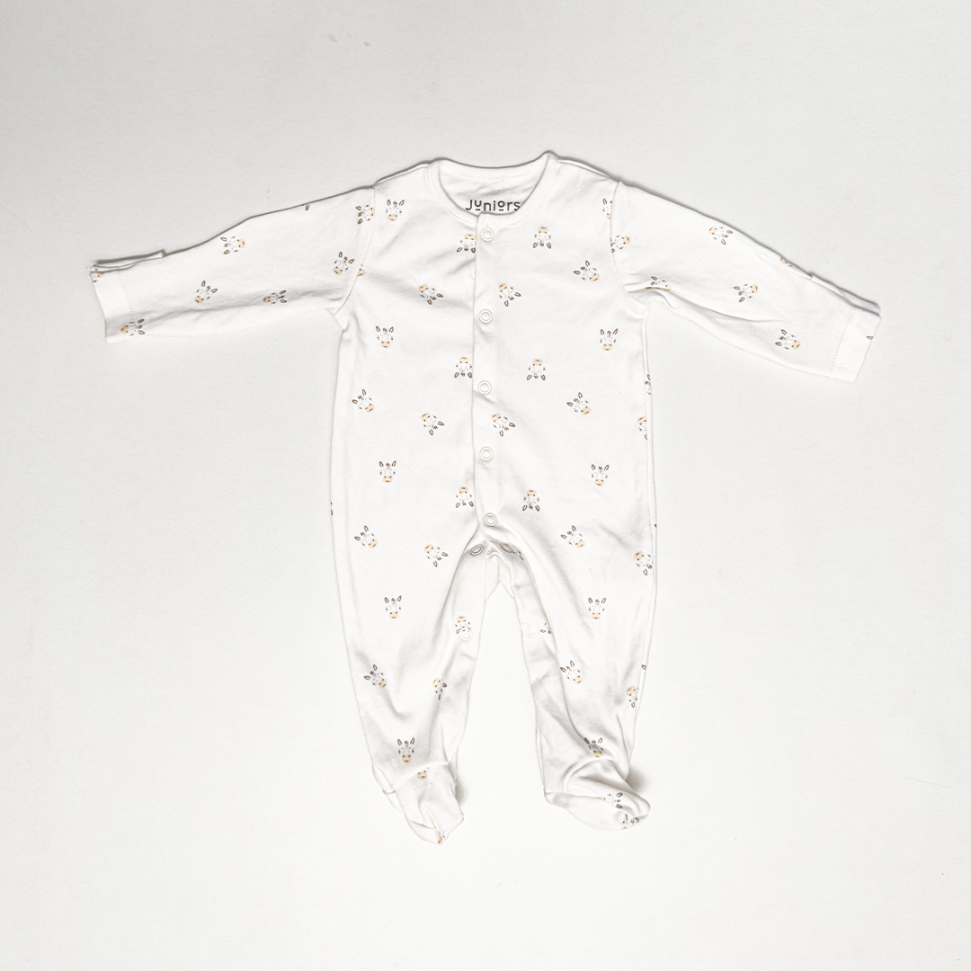 WHITE ZEBRA PATTERNED SLEEPSUIT