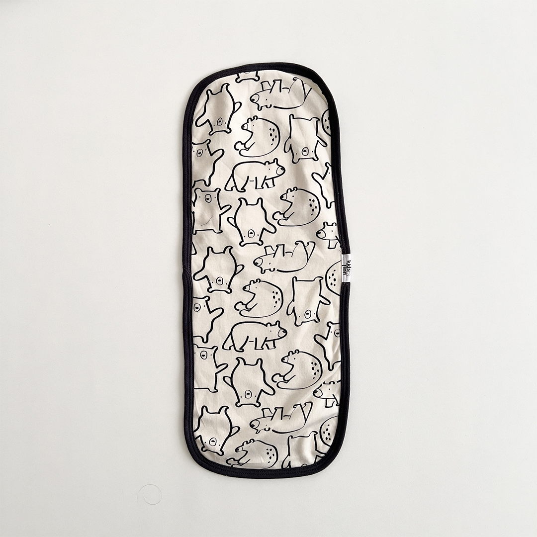 BLACK AND WHITE BEAR PRINTED BURP CLOTH