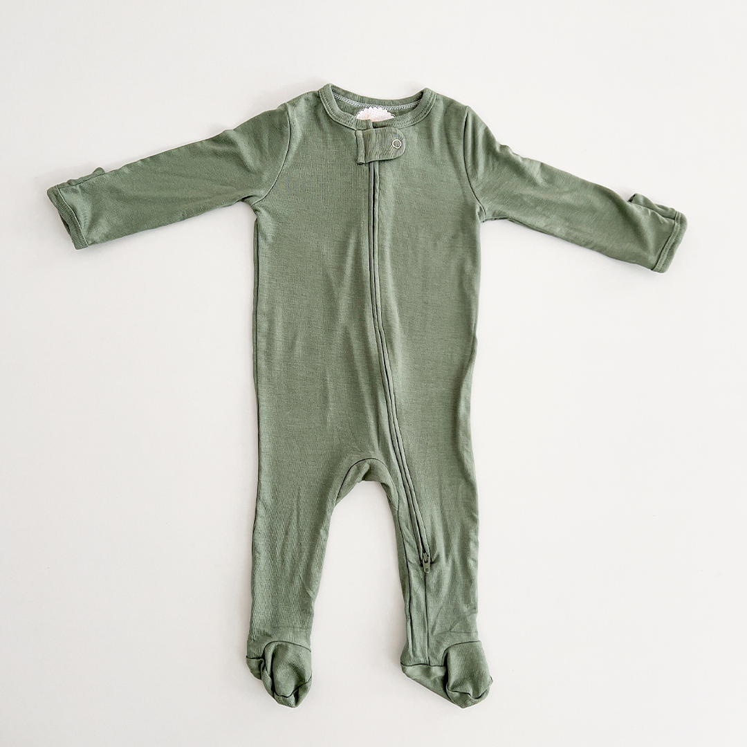 PLAIN OLIVE GREEN SLEEPSUIT