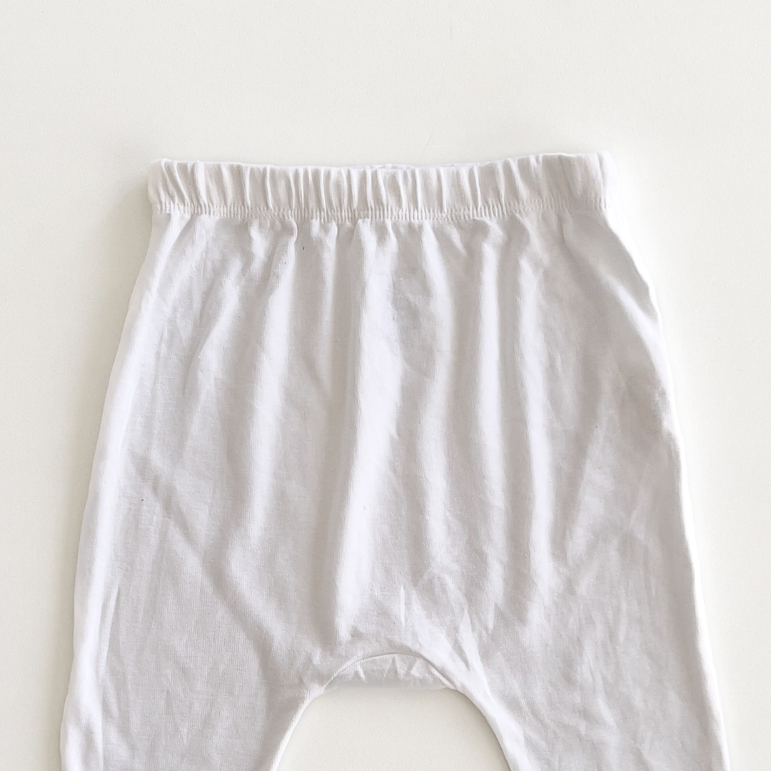 WHITE COTTON PANTS WITH SOCKS