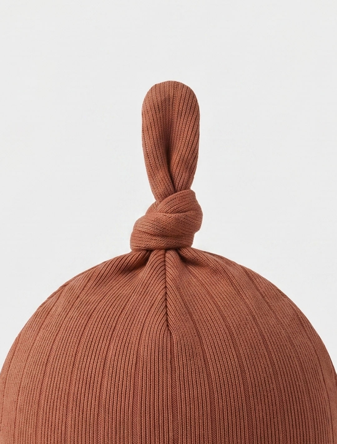 BROWN RIBBED KNOT CAP