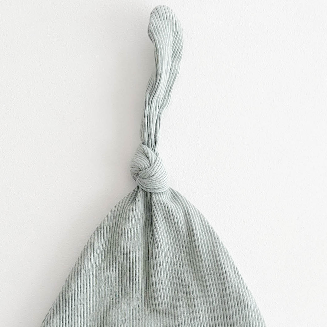 GREEN RIBBED KNOTED CAP
