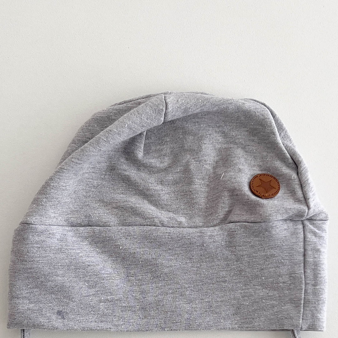 GREY COTTON CAP WITH KNOT