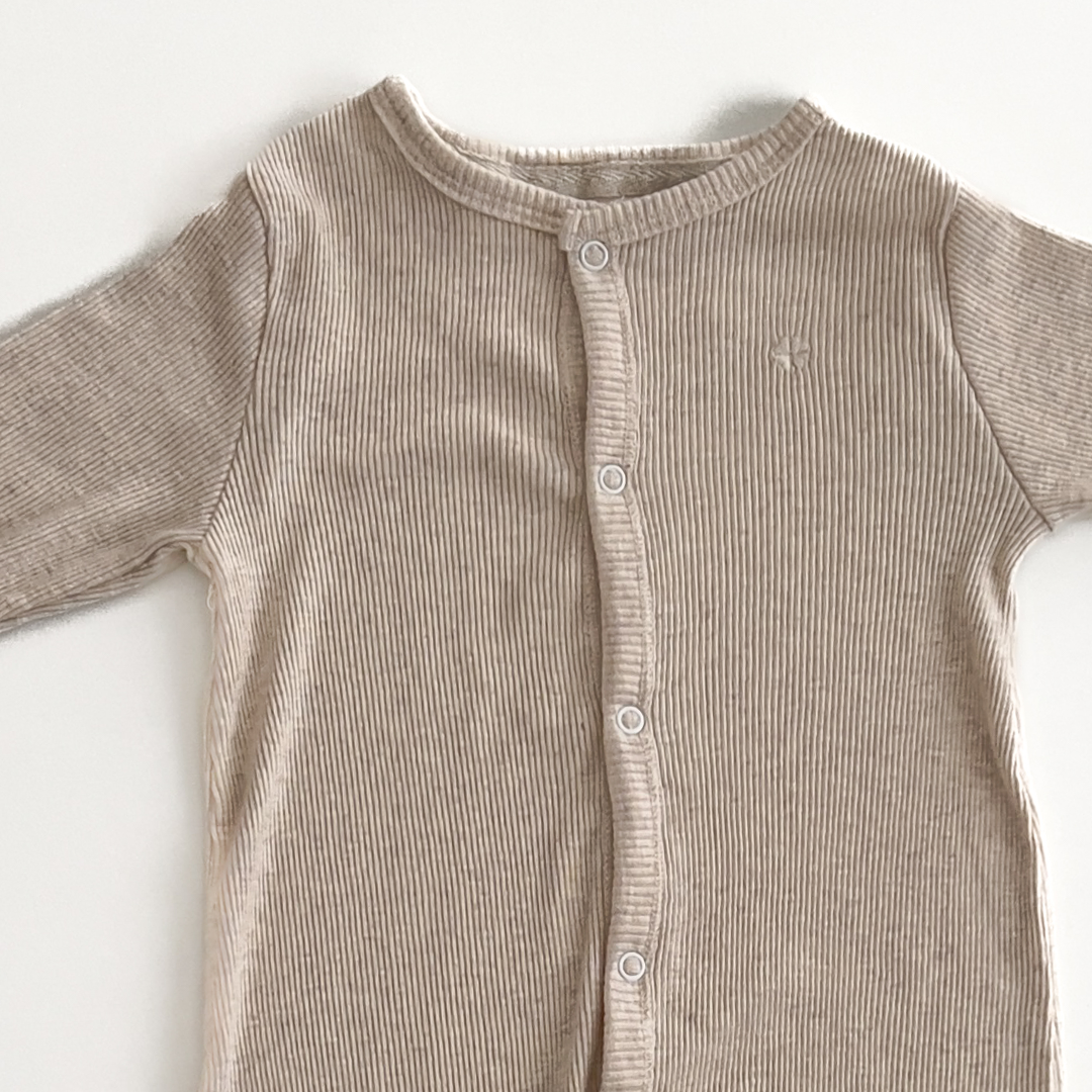 BEIGE  COLOR RIBBED SLEEPSUIT