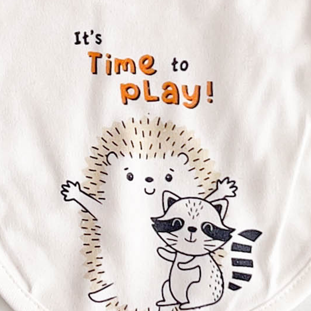 WHITE PRINTED ROUND BIB