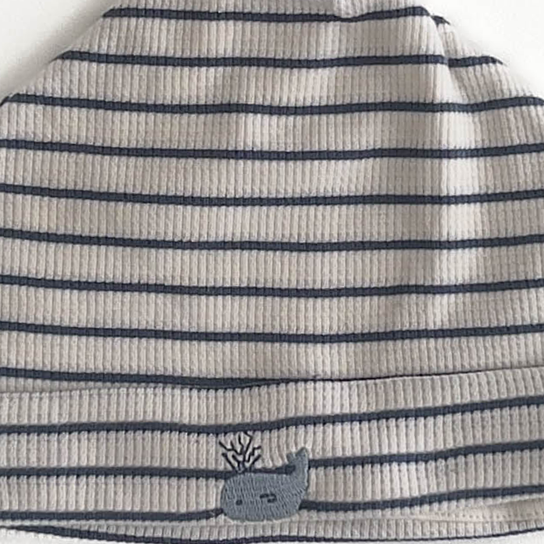 BLUE AND WHITE STRIPES KNOTED CAP