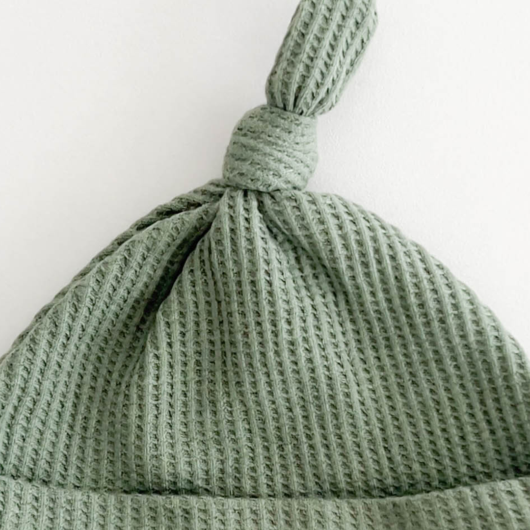 GREEN KNITED KNOTED CAP