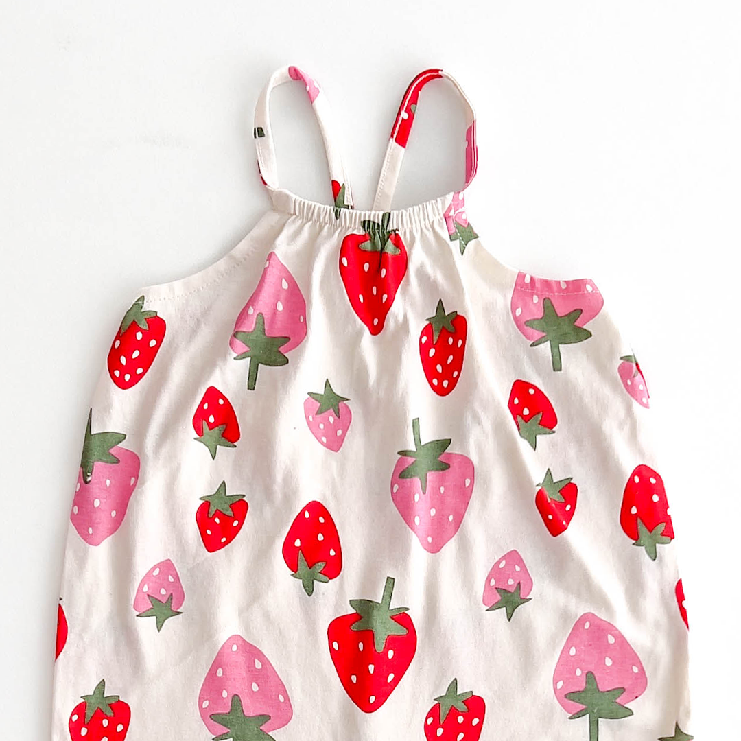 STRAWBERRY PATTERNED ROMPER