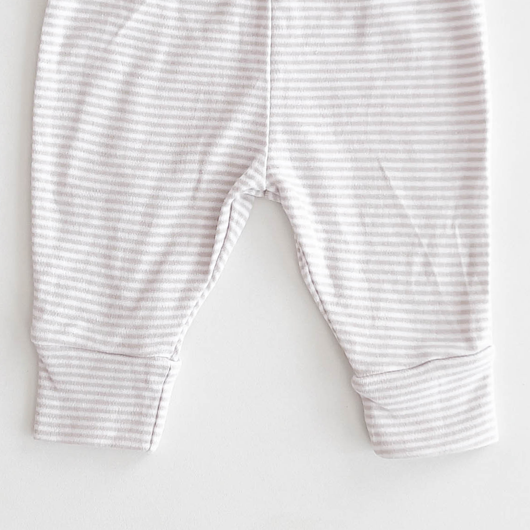 WHITE AND GREY STRIPED PANTS