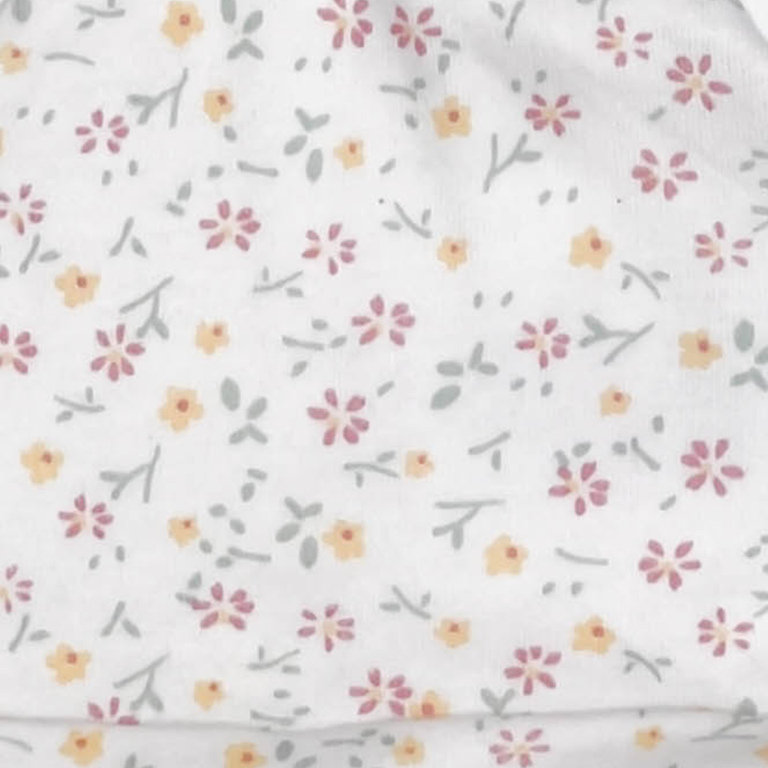 WHITE FLORAL PRINTED KNOTED CAP