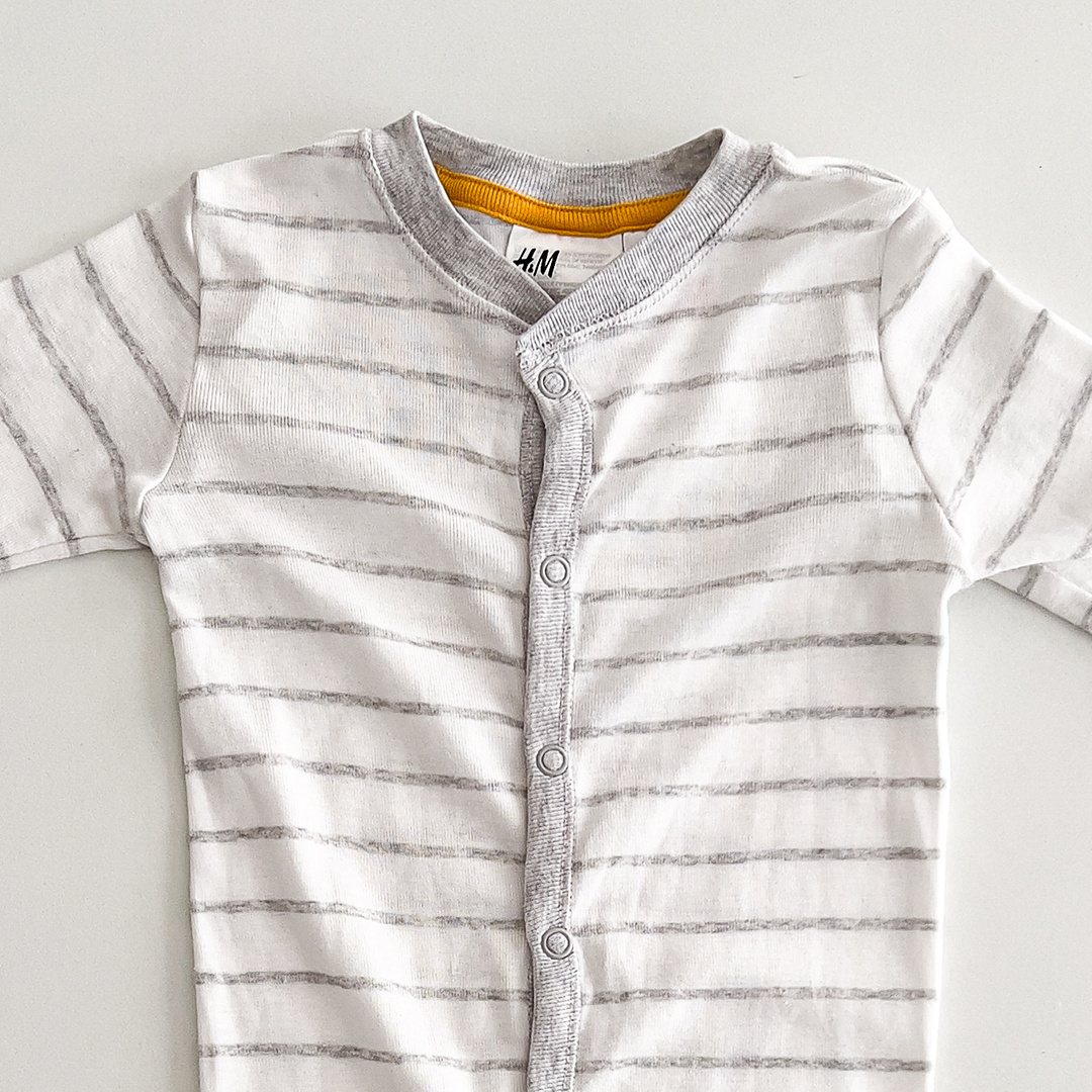 H&M GREY STRIPED SLEEPSUIT