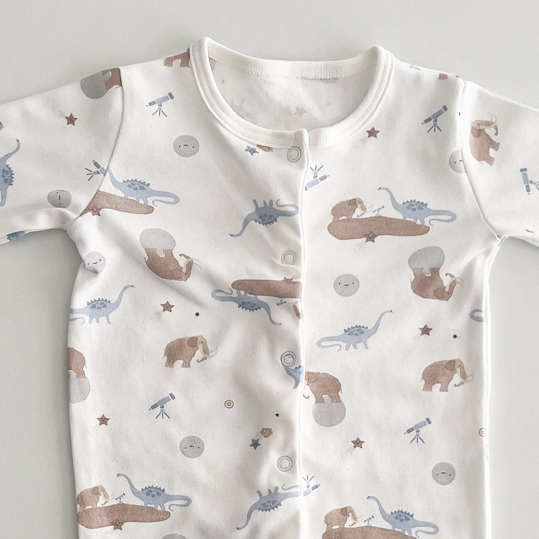 BROWN ANIMAL PATTERNED SLEEPSUIT