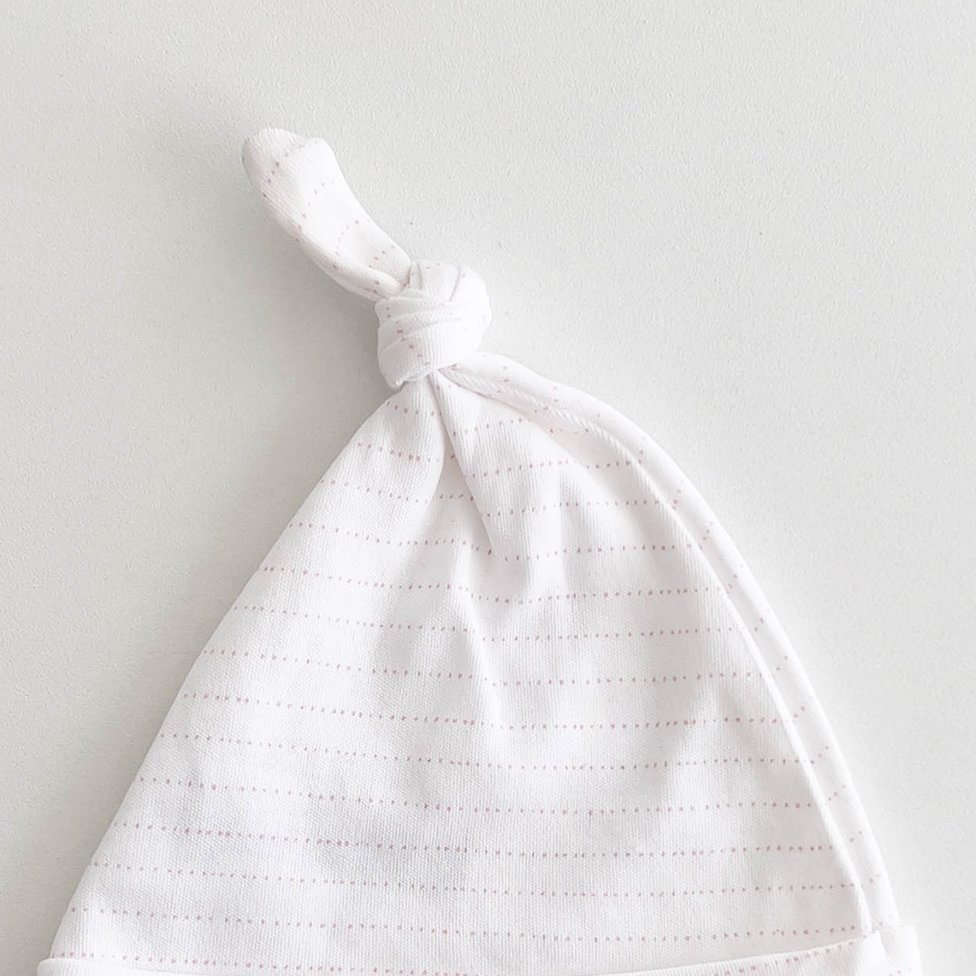 WHITE DOT LINED KNOTED CAP