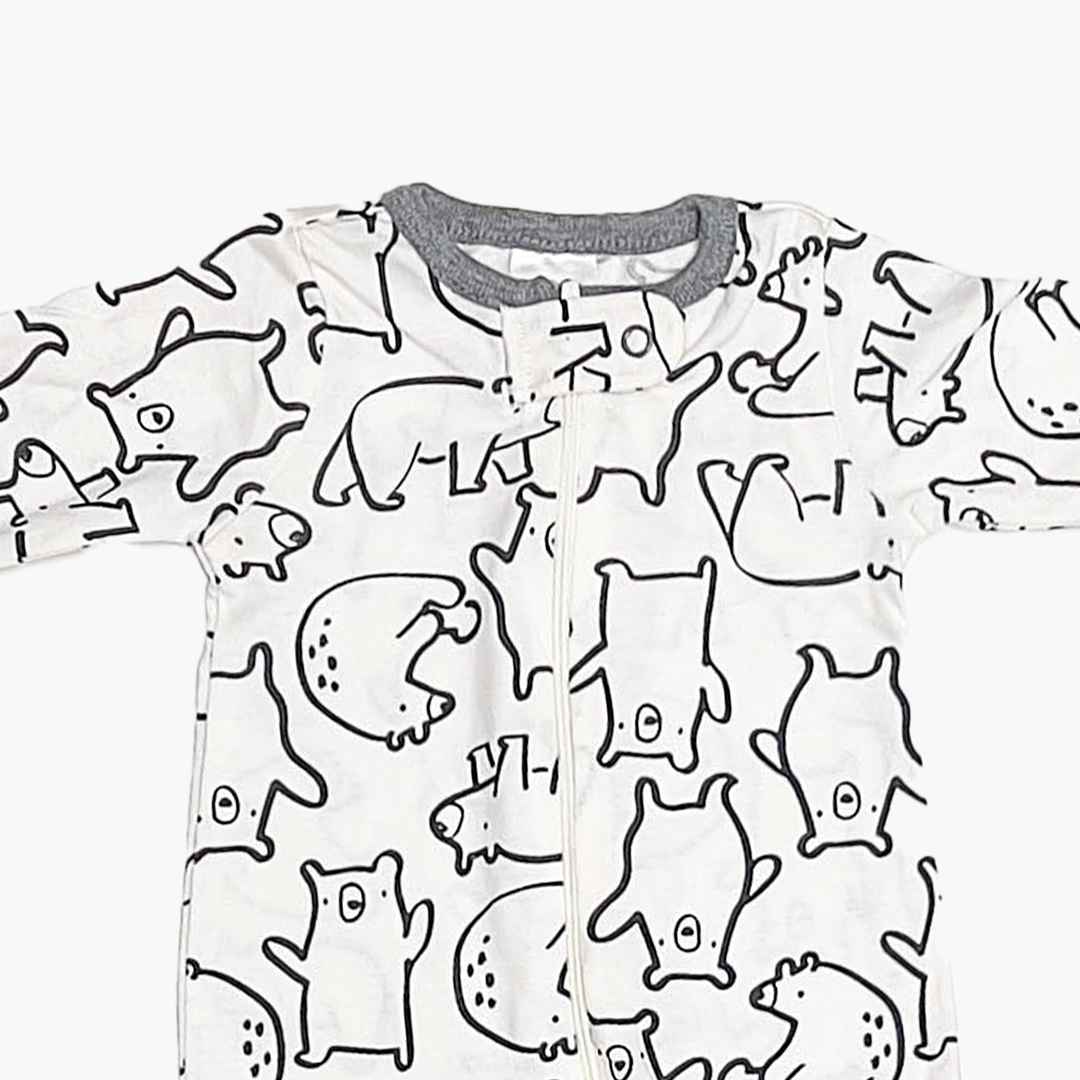 BLACK AND WHITE PRINTED SLEEPSUIT