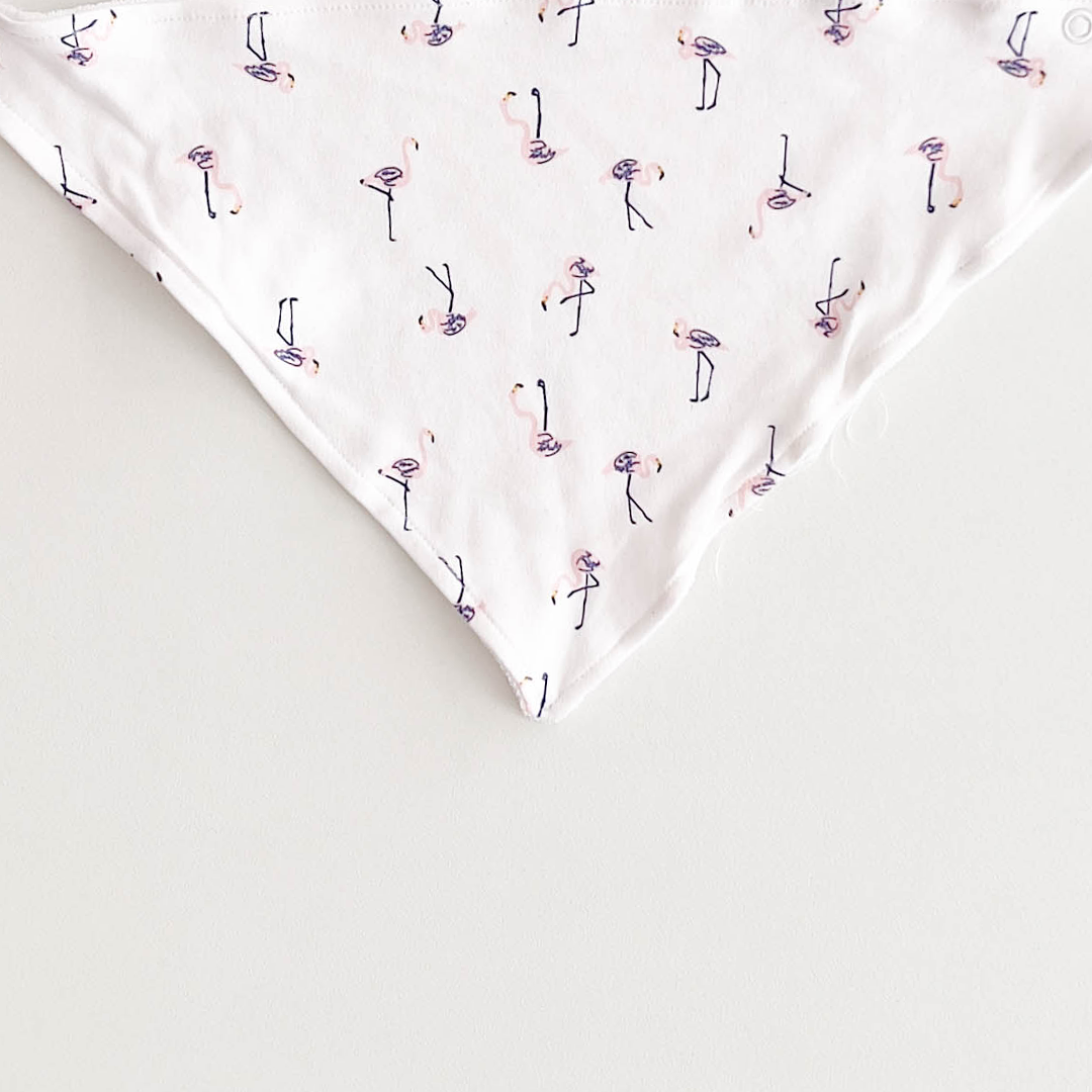 WHITE FLEMINGO PATTERNED BIB