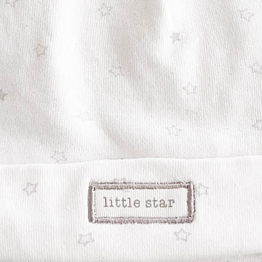 WHITE STAR PATTERNED CAP