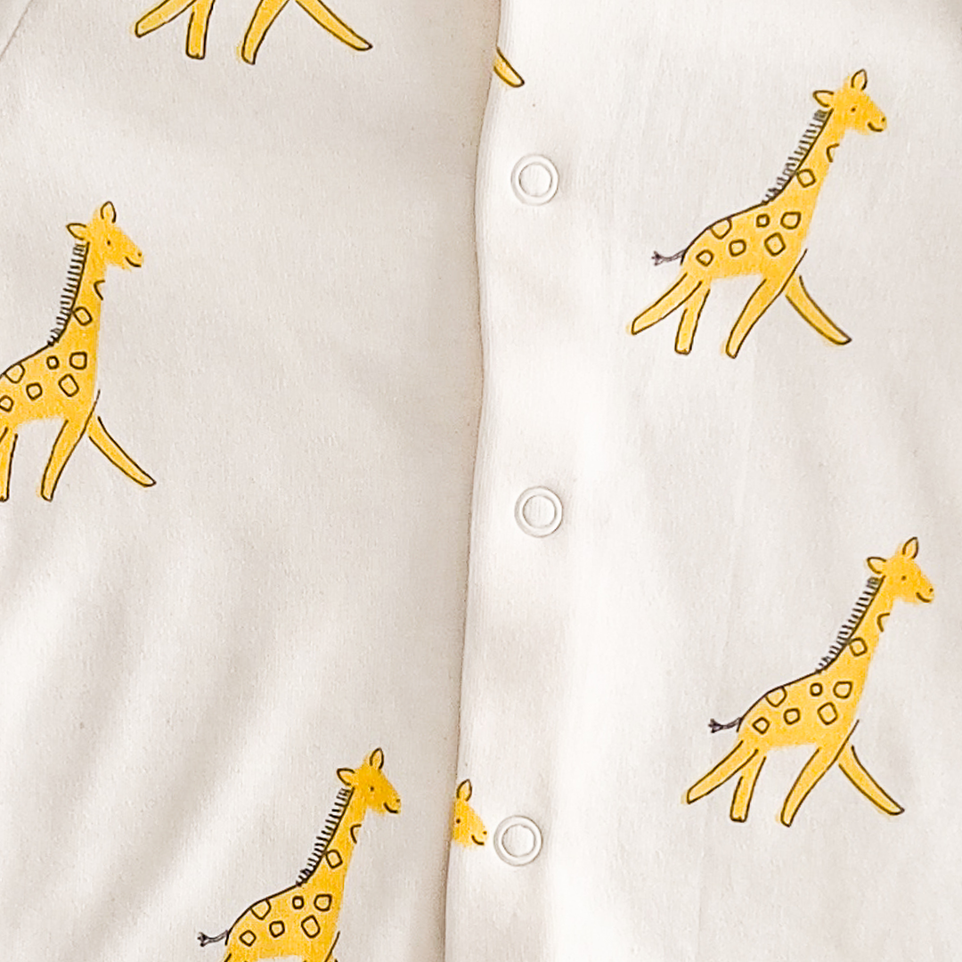 YELLOW GIRAFFE PRINTED SLEEPSUIT