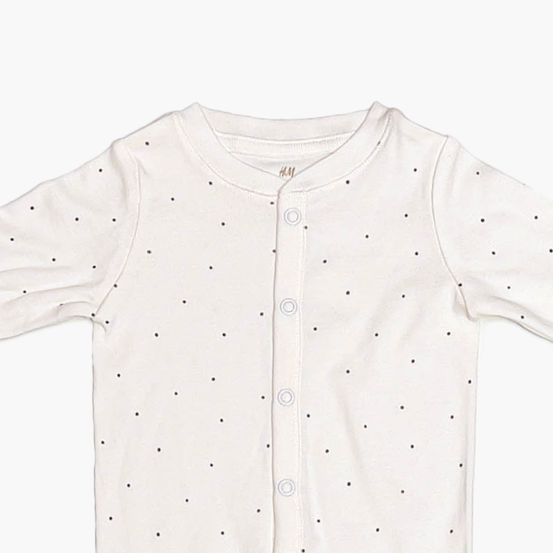 WHITE DOTTED SLEEPSUIT