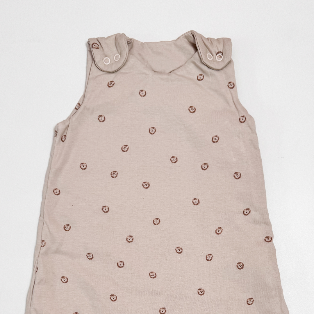 BROWN LION PRINTED SLEEPING BAG
