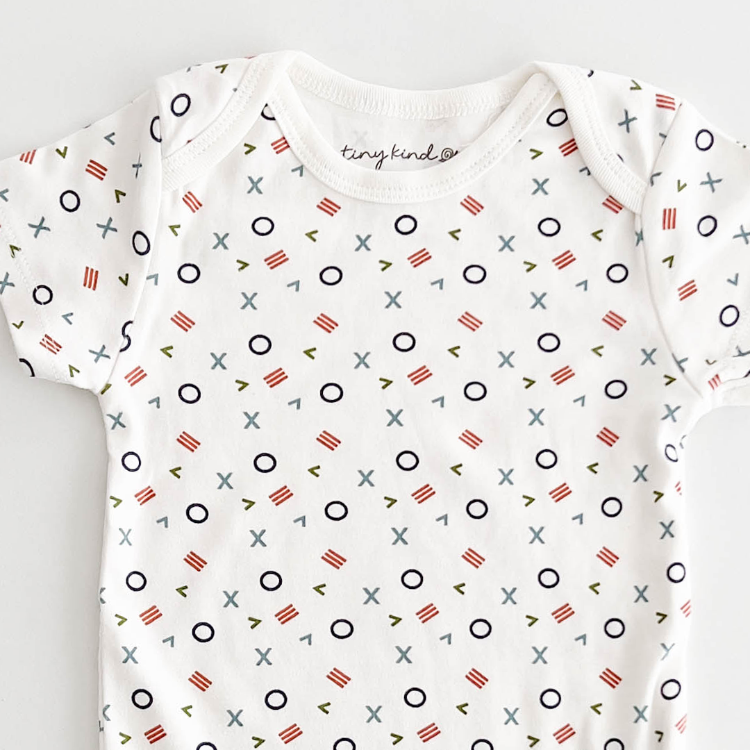 WHITE PRINTED ONESIE