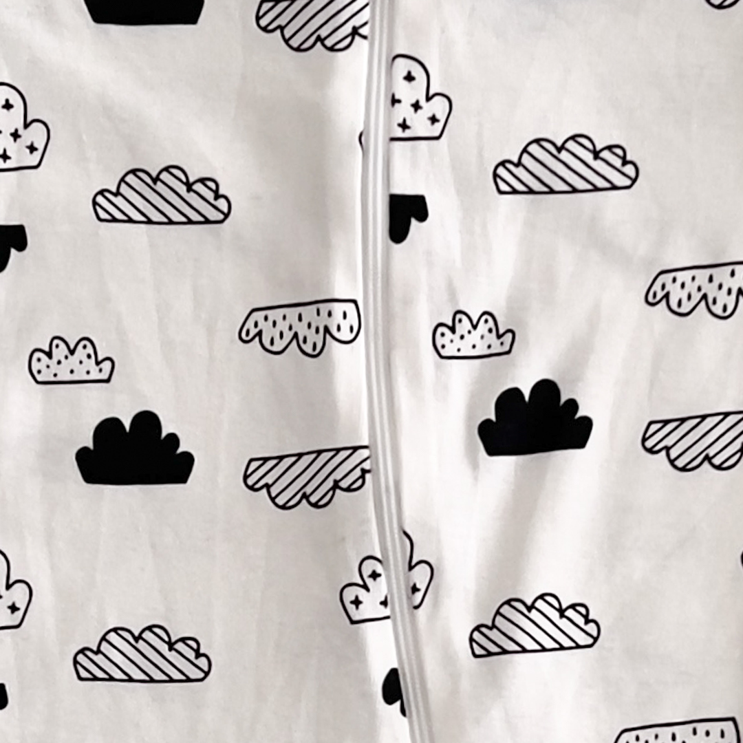 BLACK AND WHITE CLOUD PRINT SLEEPSUIT