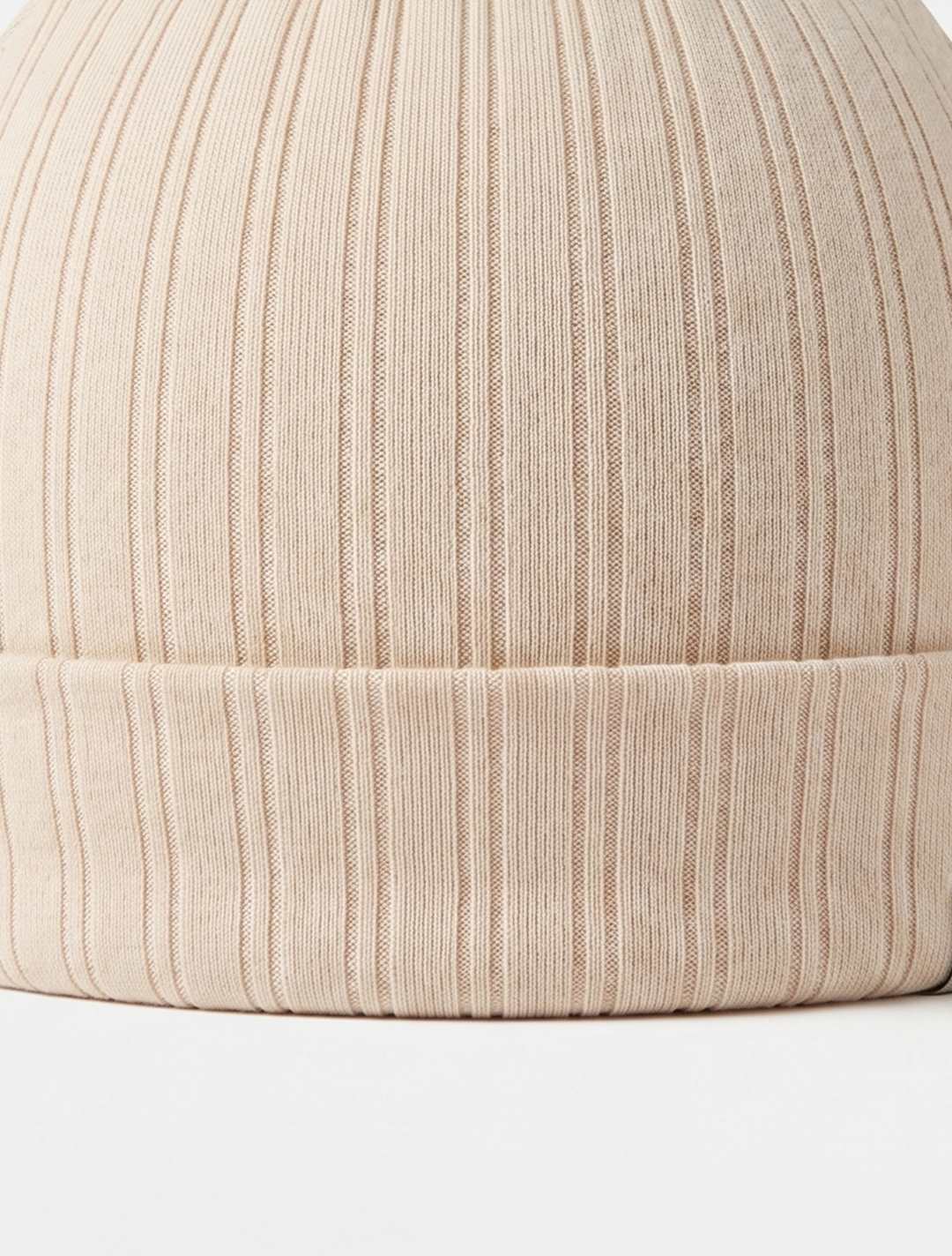BEIGE RIBBED KNOT CAP