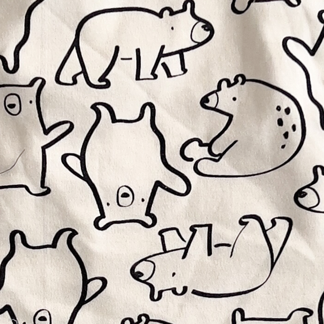 BLACK AND WHITE BEAR PRINTED BURP CLOTH