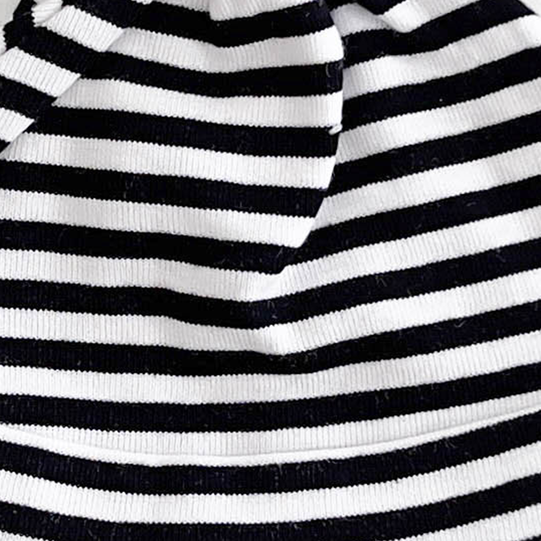 BLACK AND WHITE STRIPED KNOTED CAP