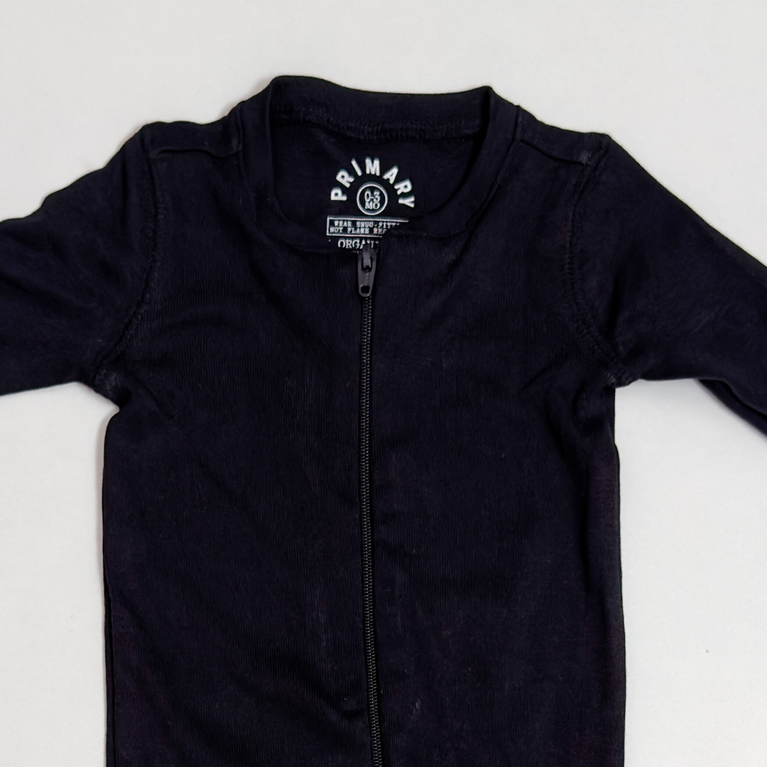 BLACK ZIPPER SLEEPSUIT